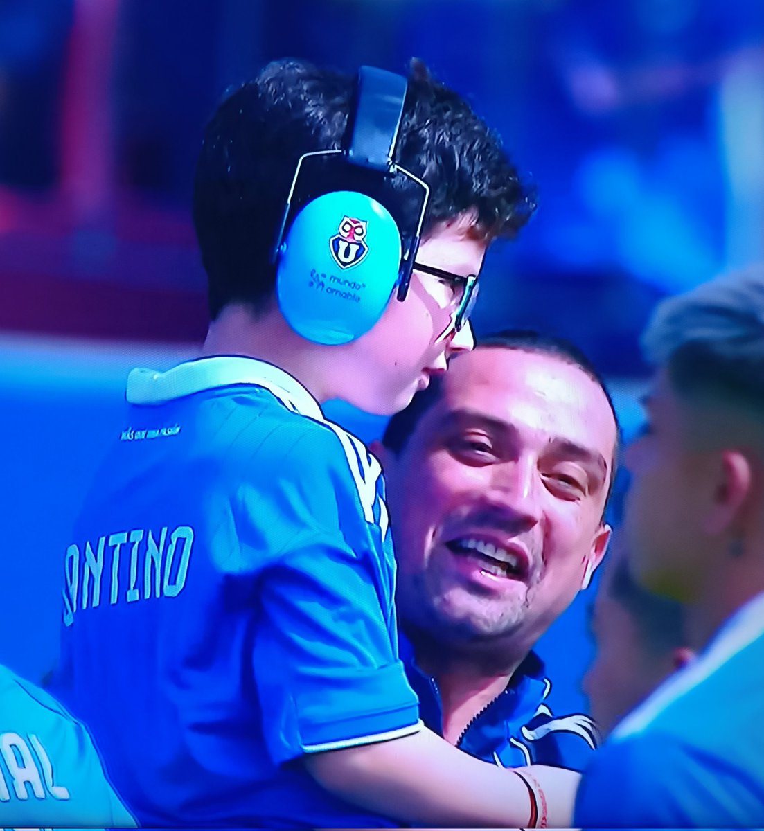 panchoco's tweet photo. #VamosLaU #quelindoesserdelau #autismo
Este papá y su alegre emoción es todos los papás de niños y niñas con autismo. https://t.co/UDPQBfvMwe