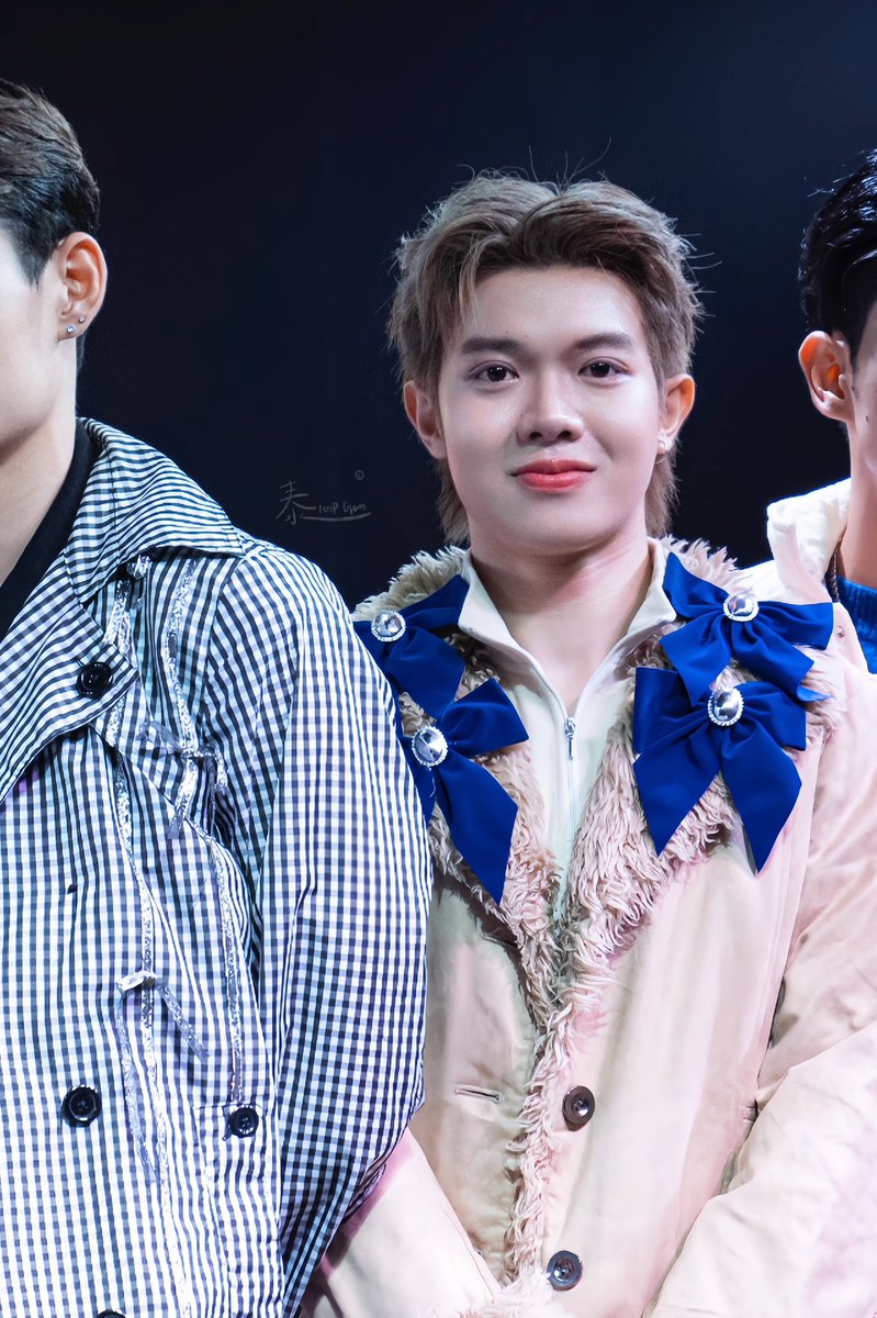thai_loop_gun's tweet photo. เหมาะกับทุกสไตล์✨
เท่ ver.
น่ารัก ver.
ตลก ver.
จริงใจ ver.
เป็นทุกอย่างให้เธอแล้ว💕
@Chatwasutha
#chatwst #chatwasutha
#playboyygoodbyeparty
#playboyytheseries
#เล่นจนเป็นเรื่อง https://t.co/AUidIHVWdG