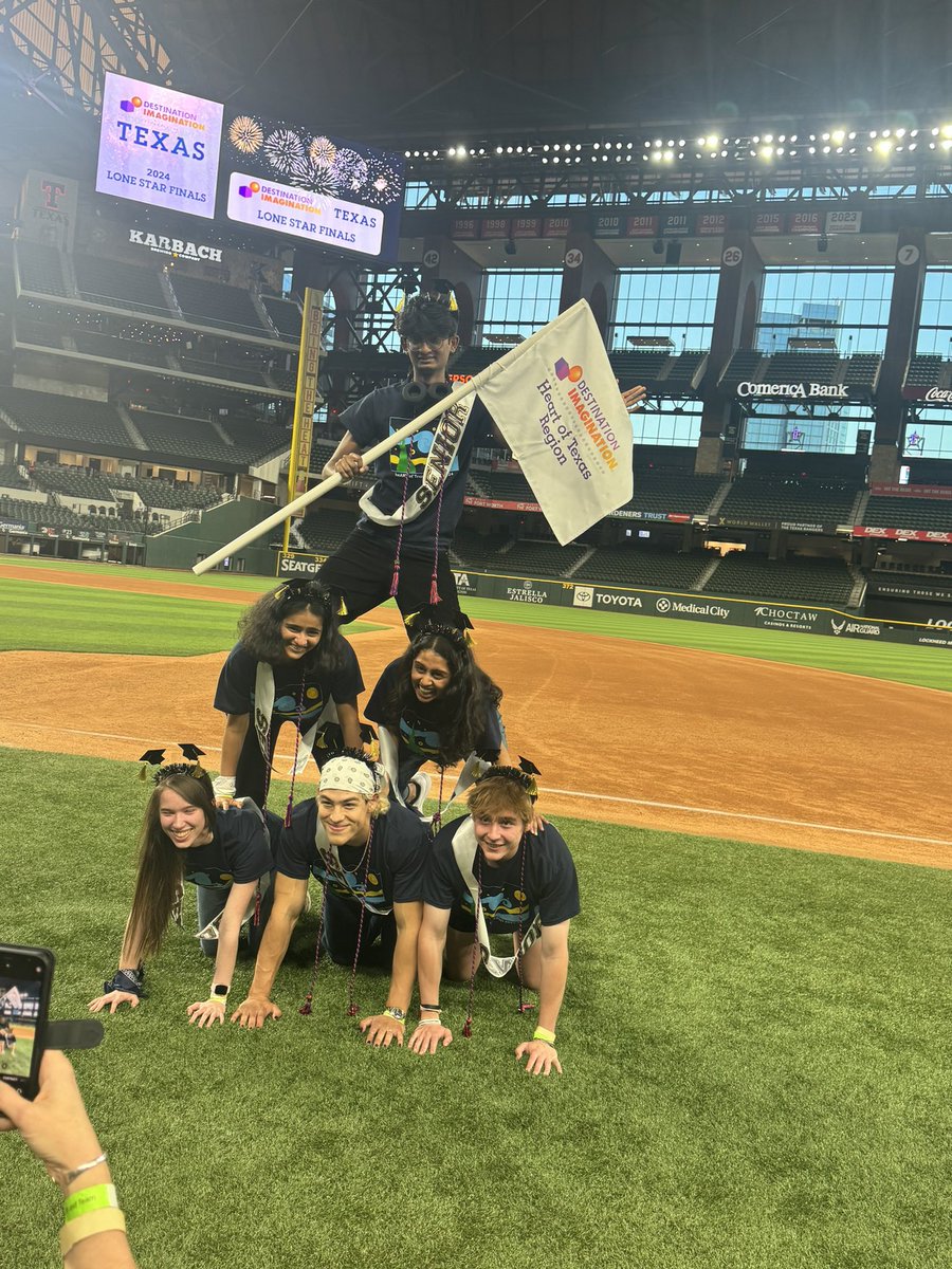 Amanda Dickson tweet media