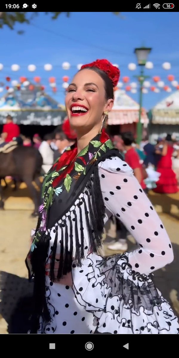 ismael40811302's tweet image. Sin lugar a dudas mi flamenca favorita de toda la #FeriaSevilla24 olé tú @jessica_bueno90 
#jessingo