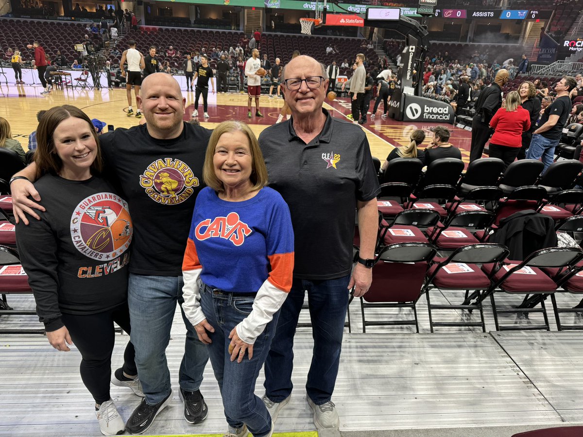 jazzergirl424's tweet photo. #GoCavs #LerEmKnow https://t.co/4FBuaGk86Y