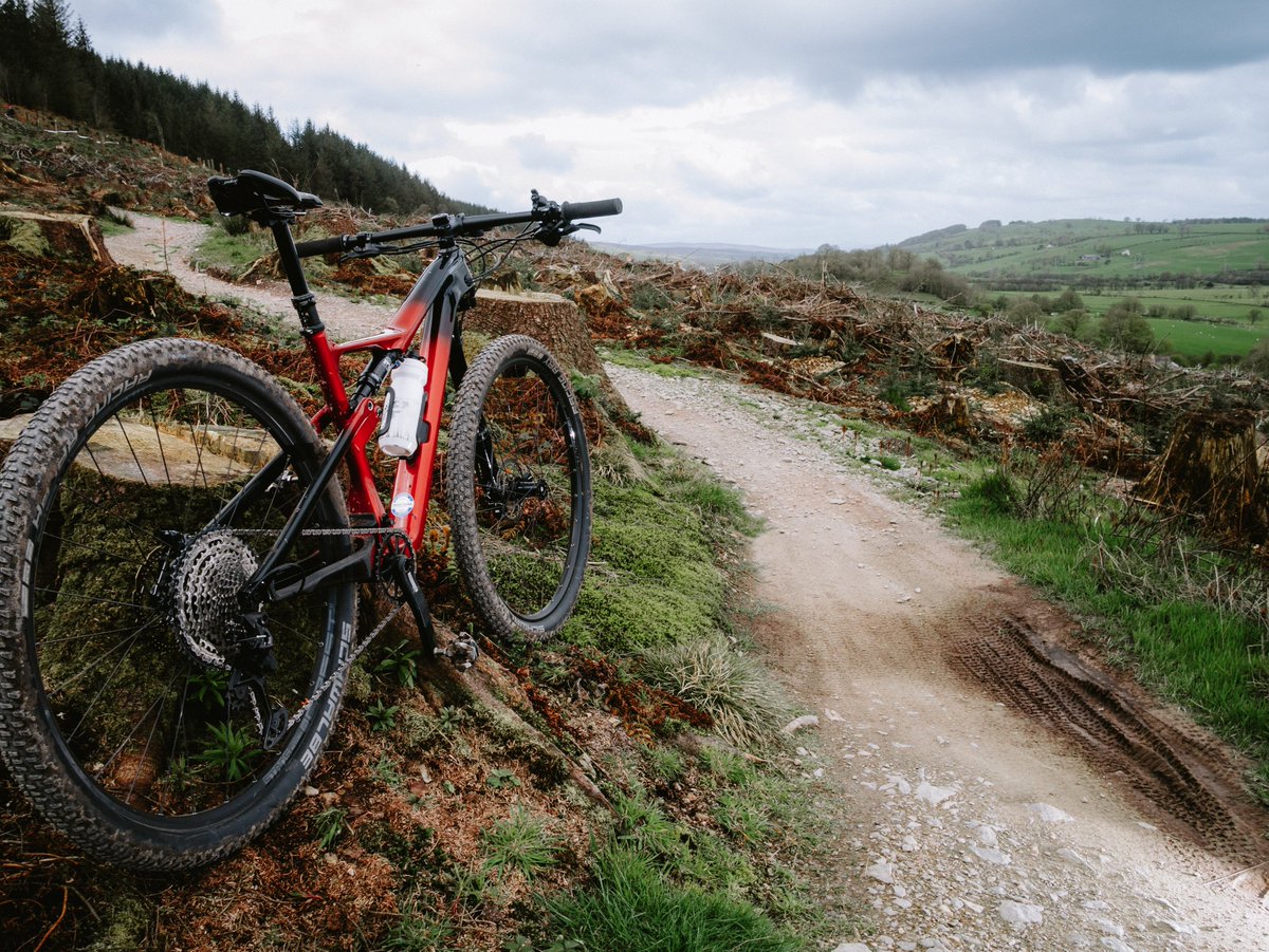 When we say @RideCannondale it's because we actually do ride Cannondales and we can say from experience they're great bikes to ride! Finally dry enough to get the scalpel out today. Here's to sunshine, dry, dusty trails, evening rides after work and hopefully a great summer