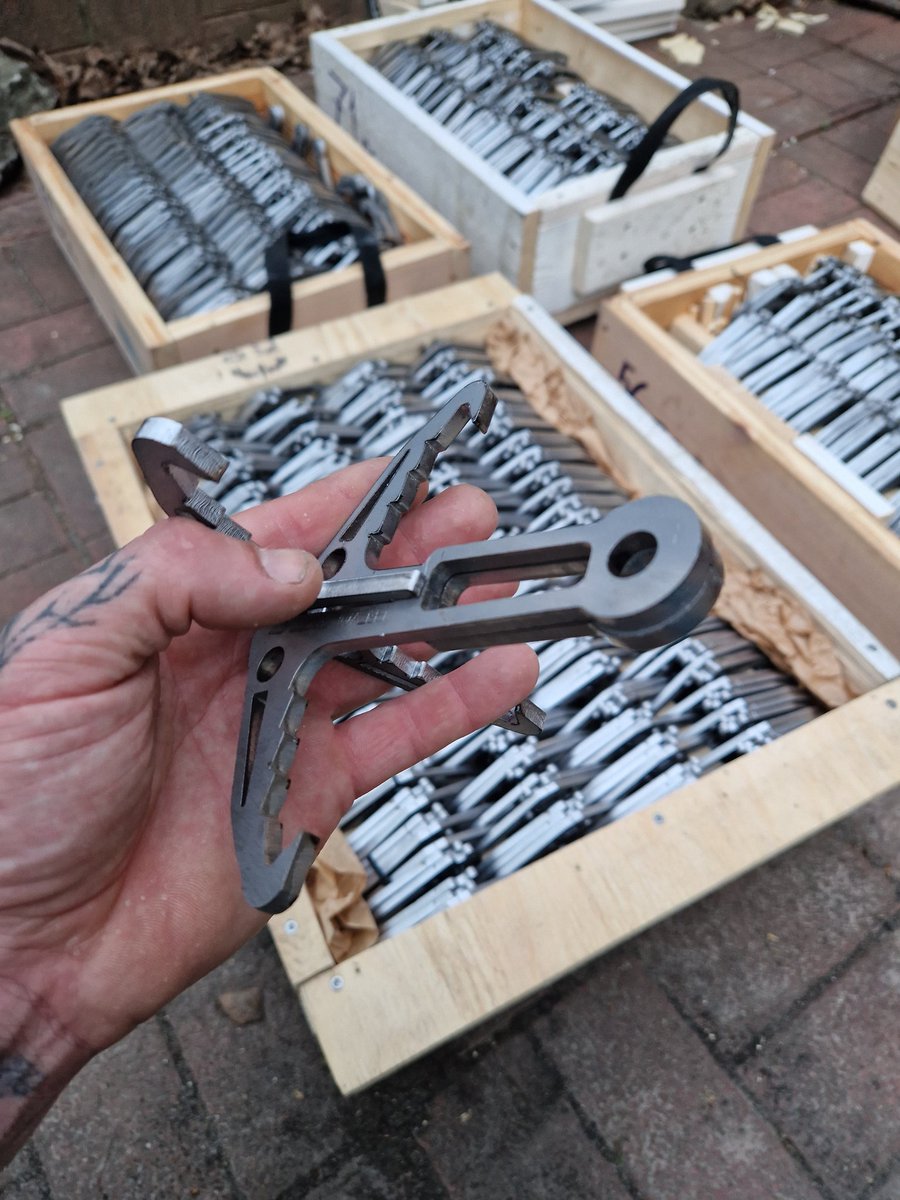 First batch of hooks just arrived from Sweden.  After someone reached out to ask about them, he then approached a company with a factory that produces something in 5mm steel. With some redesign, the company is now producing 2500 hooks from their scrap offcuts. 
This is the first…