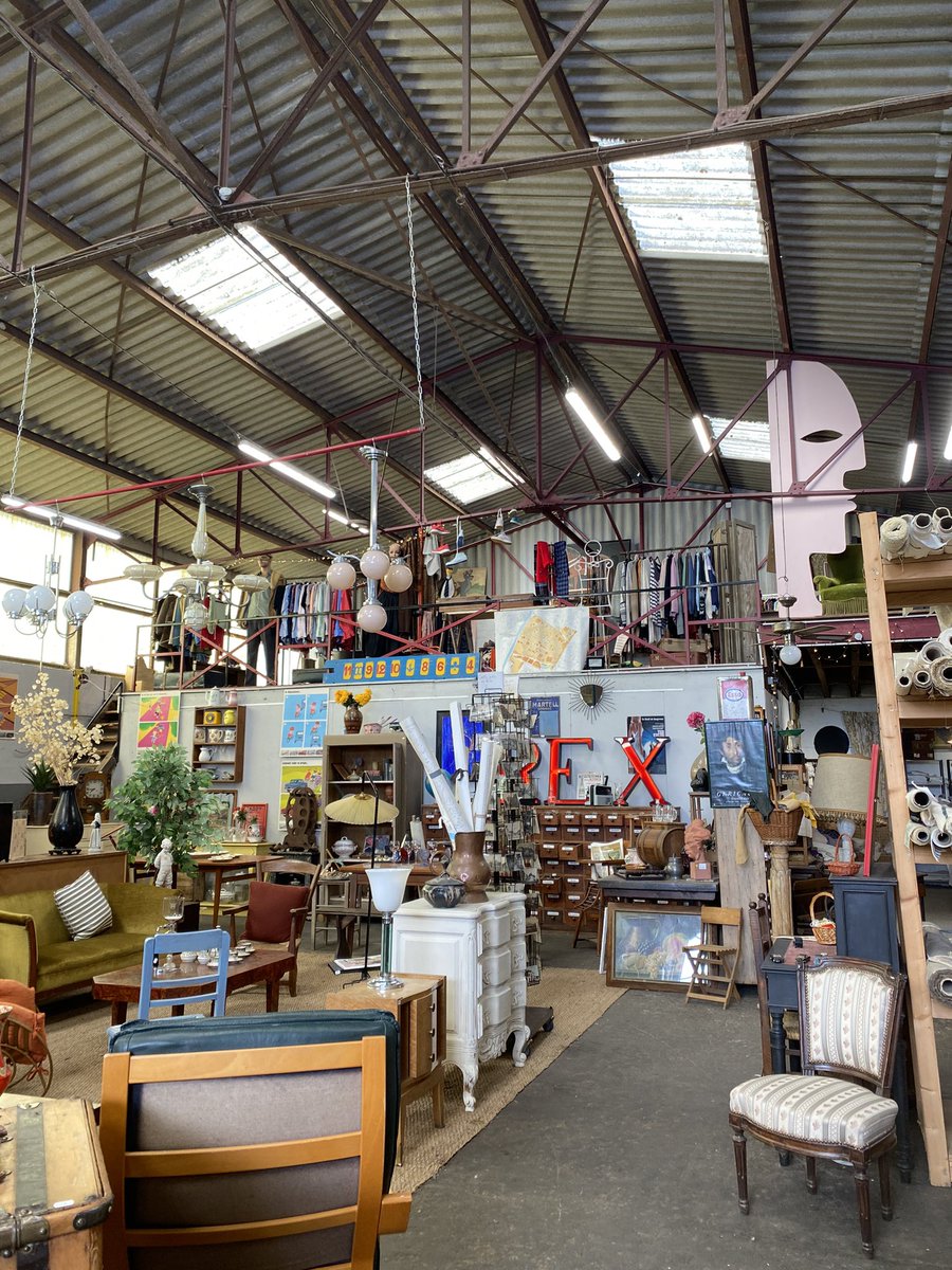 AvoKalif's tweet photo. Si vous avez l’occasion de vous promener dans #LePerche du côté de #CondesurHuisne, allez faire un tour chez #GasolineBrocante (ou sur son Instagram gasoline.brocante).
Vous y trouverez forcément un chouette objet et Pierre est d’excellent conseil 🫶🏼 https://t.co/OBDnwFOlUW