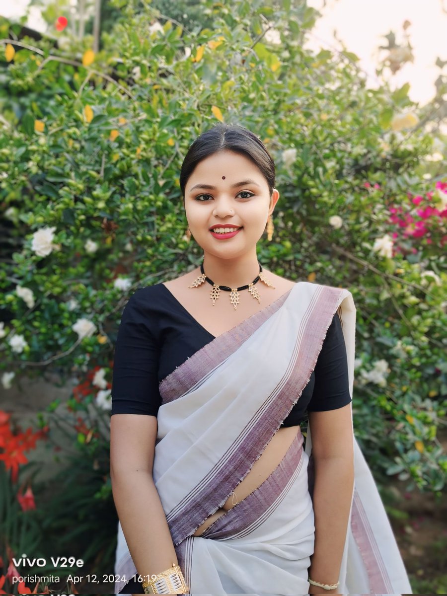 Modhu454's tweet image. অসমীয়া নৱবৰ্ষৰ লগতে ৰঙালী বিহুৰ শুভেচ্ছা জনালোঁ 🌼