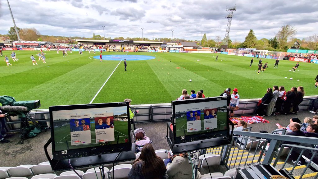 In position for live WSL action: Arsenal v Bristol City, kick off 6.45pm alongside Sue Smith