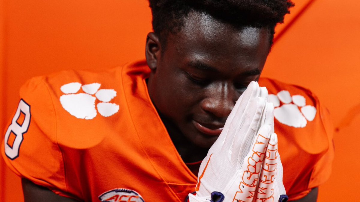 Four-star #Clemson commit: 'This team will put up good numbers on the ground' 📚 Story: clemsonsportstalk.com/s/10506/four-s…