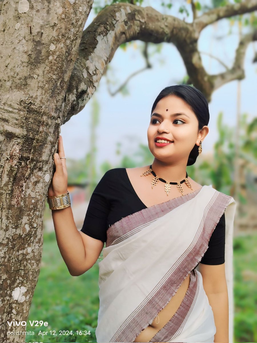 Modhu454's tweet image. অসমীয়া নৱবৰ্ষৰ লগতে ৰঙালী বিহুৰ শুভেচ্ছা জনালোঁ 🌼