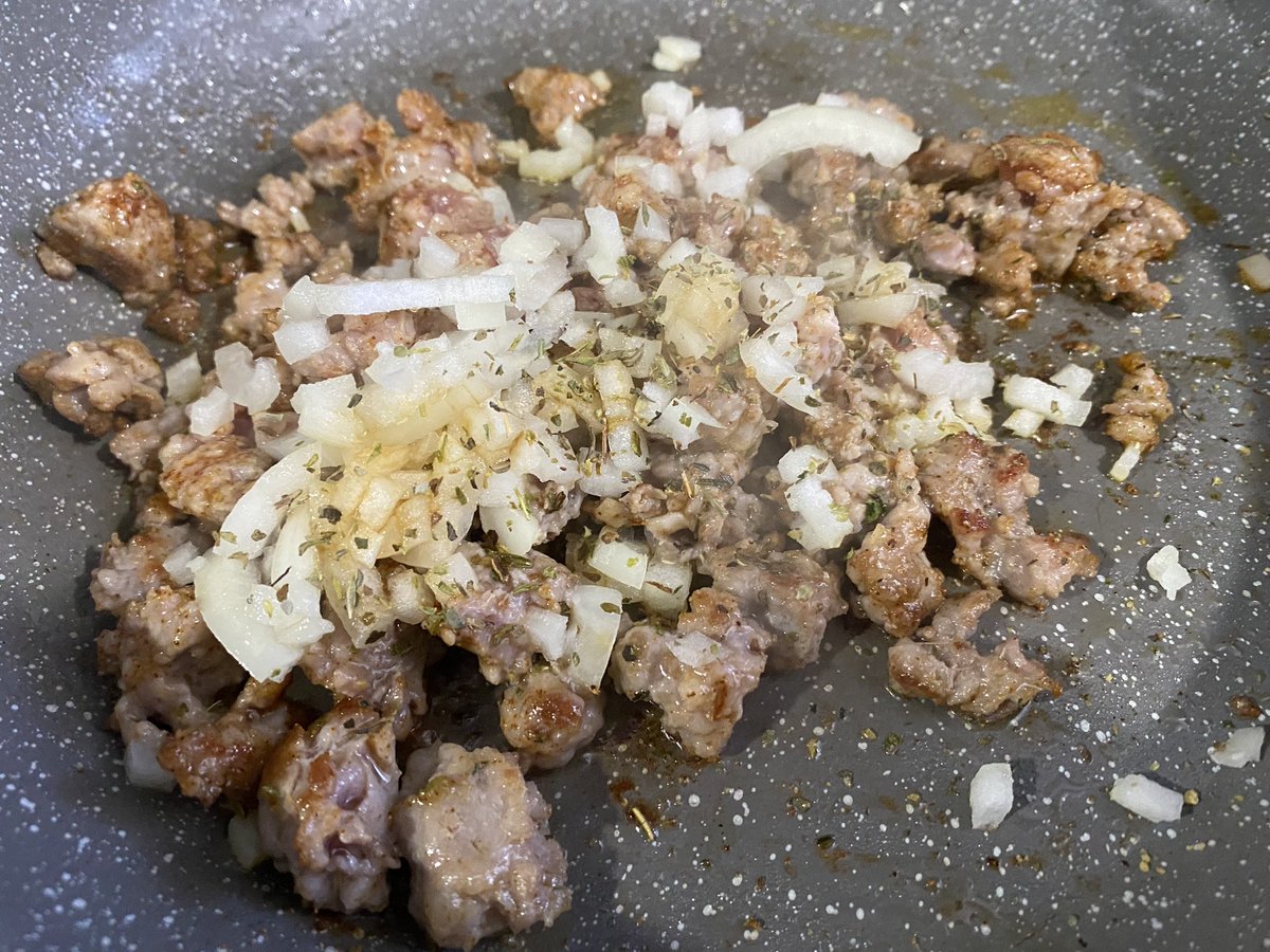 Been craving a Yummy Breakfast burrito! I even made my own sausage w/ ground pork! Soo Tasty 🤩🤩🤩 Have a Super Sunday Everyone!! 😁 #DanasDiner