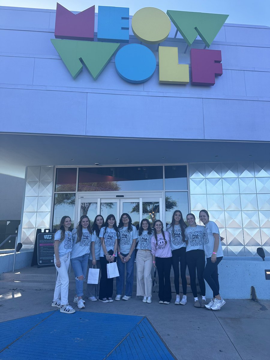 LakeCreekFCCLA's tweet photo. We had a fabulous time at the FCCLA State Competition in Dallas this weekend!! We worked hard, ate great food, and made wonderful memories. @MISDCareerTech @MontgomeryISD @LakeCreekHS @msaalvarez @MrsMVilla @LindsayDuke08 @lions_trw @KellyLout https://t.co/5pcHxnxbaX