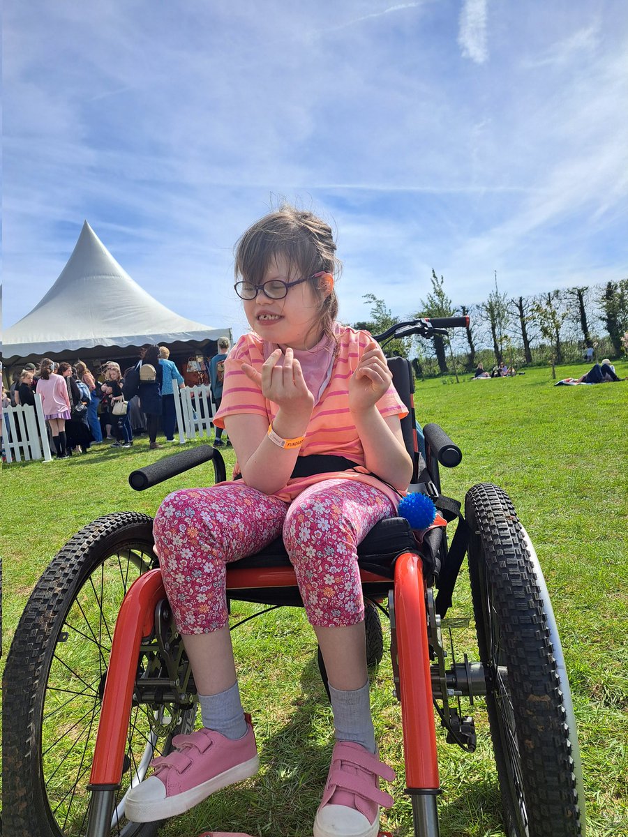 makedoandSEND's tweet photo. @VisitBrogdale had an off-road wheelchair we could borrow but...
1. The event didn't need to be held in a field (theirs usually aren't)
2. Had to push Lucy's wheelchair half a mile off road to get to the off road wheelchair!
3. Abelist unfriendly activity staff &amp; really upsetting https://t.co/fjgjrwfb0X