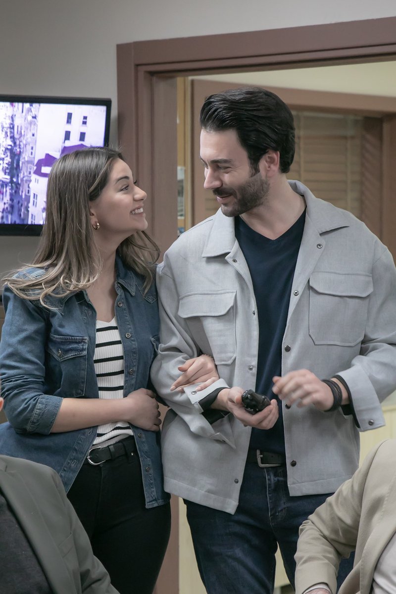 Ece Aydemir &amp; Oğuz Peçe ikilisinden muhteşem kareler. 😍🧿

#ArkaSokaklar #CanEm