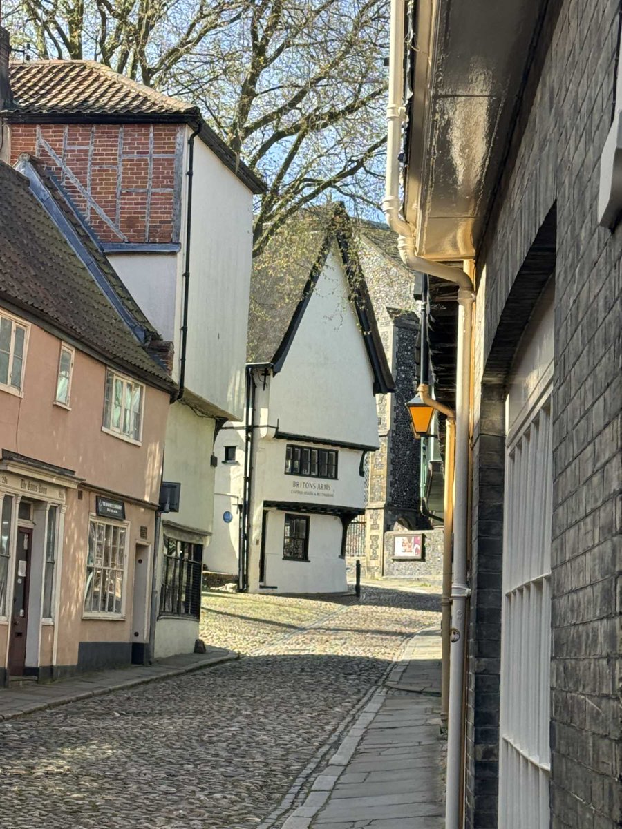 Elm Hill looking might fine in the sweet sunshine this morning. #Norwich