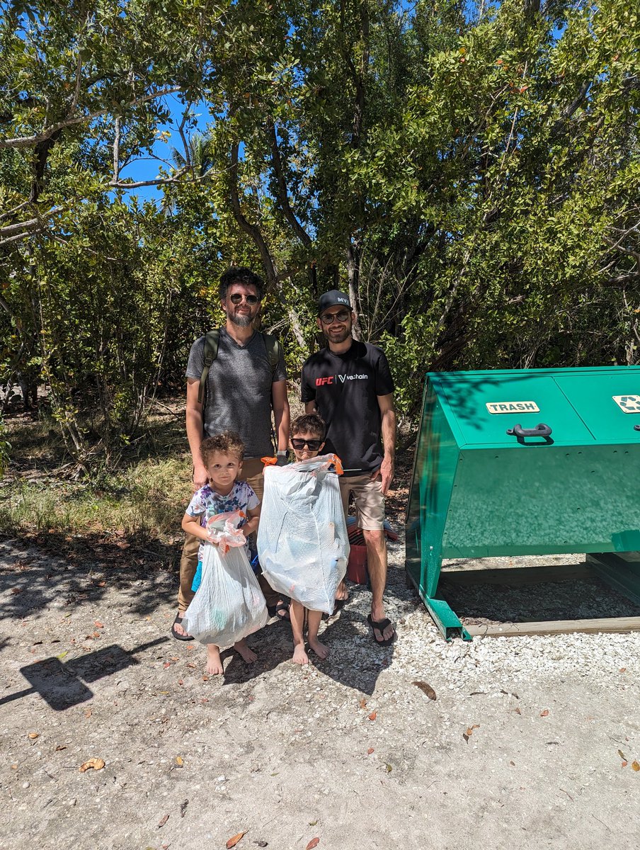 crferrie's tweet image. Had a successful time collecting all sorts of trash and plastic off the beach this morning. Thank you to thoae that showed up! 😎✌🏼💙

@cleanify_vet makes it easy to create a campaign for #sustainableactions through their dapp on @vechainofficial  official VeWorld wallet... #vet