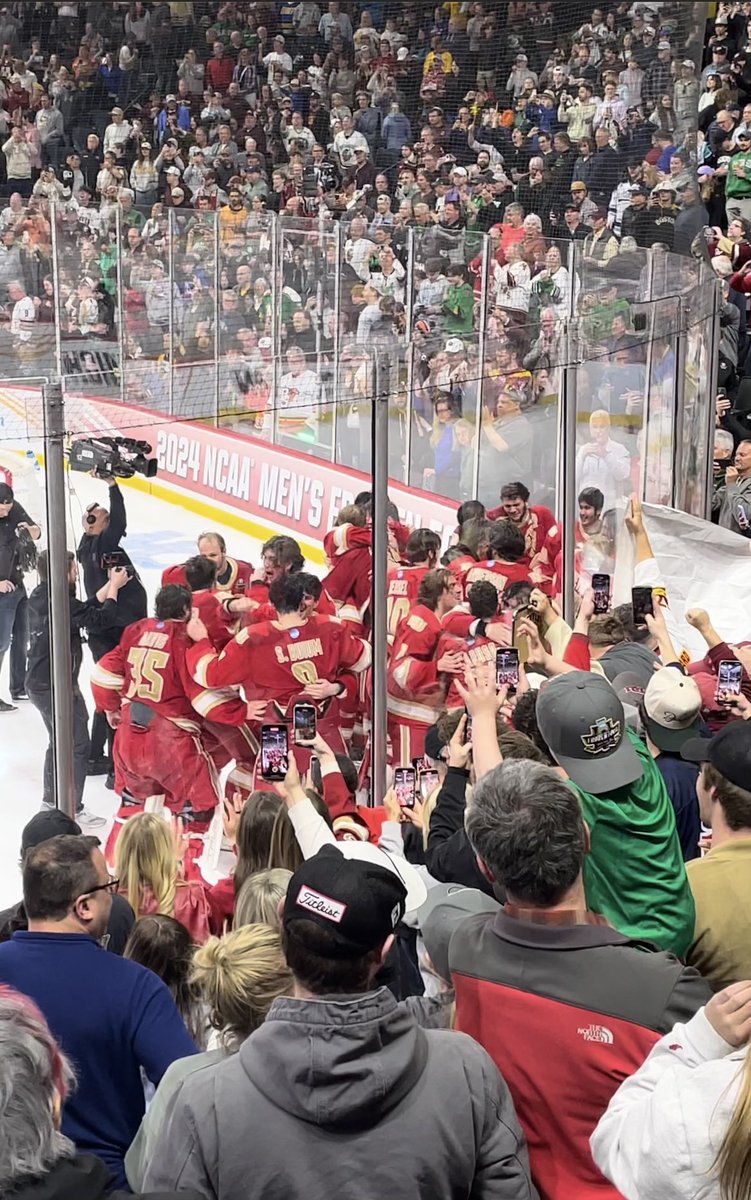 DrEvaParker's tweet photo. Still on cloud 9 from that win. My @UofDenver Pioneers ❤️shut out #1 Boston College 2-0 last night in the #mfrozenfour @NCAAIceHockey finals to reach a historic 10 championships! What a game. Amazing to see them make history in person in MN. #GoPios 🏒🥳 https://t.co/i8pDI3hXcD