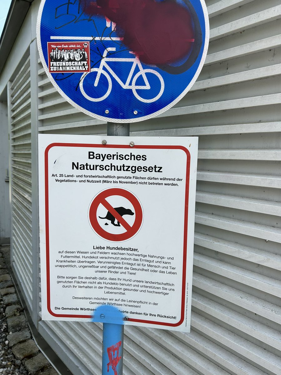 O sırada Avrupa’nın her köşesinde k@peklerinize sahip çıkın, k.kasını toplayın denirken bizim ülkemizde çocukları avlama özgürlüğü verilmiş, çocuk parkları ise açık hava tuvaleti olmuş. Kendi milletini bu kadar aşağılayan başka bir ülke yoktur.

#KöpekSorunuMeclise