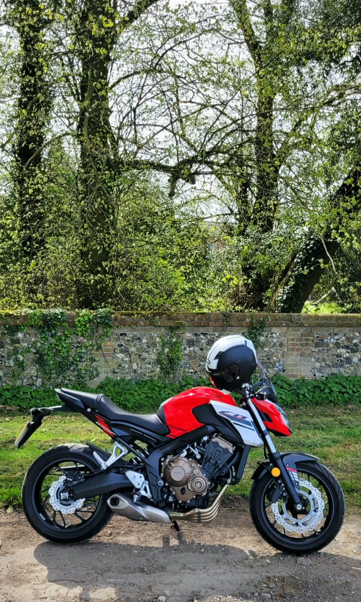 EnglishChap2's tweet image. First bike ride of 2024 done! 
Its incredible how&apos;s life&apos;s stresses just vanish when your riding 😌

Mind = Cleared  ✅
Stress = Gone  ✅
Out look in life = Great  ✅
Future = Bright  ✅
Cobwebs = Gone  ✅

#motorbikelife #motorcycle #motorcycling #motorbike #MentalWellness #ride