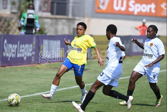 ⚽️Hollywoodbets Super League: Mamelodi Sundowns Ladies FC v Lindelani Ladies 👉 tinyurl.com/yc3h7s67 🗣️ @Hollywoodbets @SundownsLadies @LindelaniLadies #SuperLeague 📸 @Leftys1