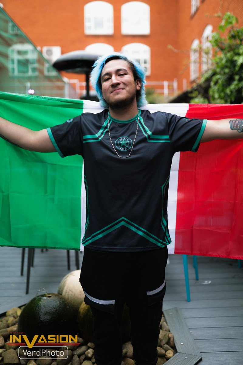 Onto our next winners side top 8 set, it's bound to be an intense one... Having last faced each other no less than one month ago, it's a clash of 🇲🇽 Mexico vs 🇪🇸 Spain in a bid to lock in a spot in winners finals! It's @TheSisqui vs @MKBigBoss_SSBU!