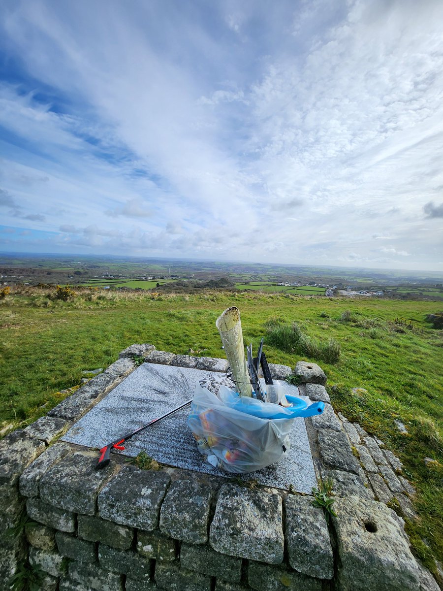 StTidy's tweet photo. Litterpick up at Caerloggas today @CleanCornwall @KeepBritainTidy #Cornwall https://t.co/4HbrJ79Ai3