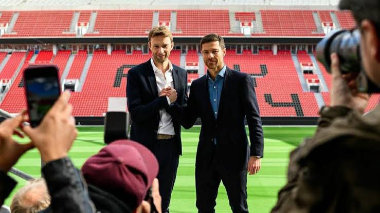 lynqisx's tweet photo. Tweet Apresiasi " XABI ALONSO "👏

Bayer Leverkusen Mendatangkan Xabi Alonso di musim 2022/2023
Menyelamatkan Leverkusen dari Zona Degradasi dan Finish di posisi 6

Tahun Ini 2023/2024 Xabi Alonso Membuat sejarah bersama Leverkusen Juara Pertama Kali Di Bundesliga 

Masterclass🤯 https://t.co/vv2eEO7t5e