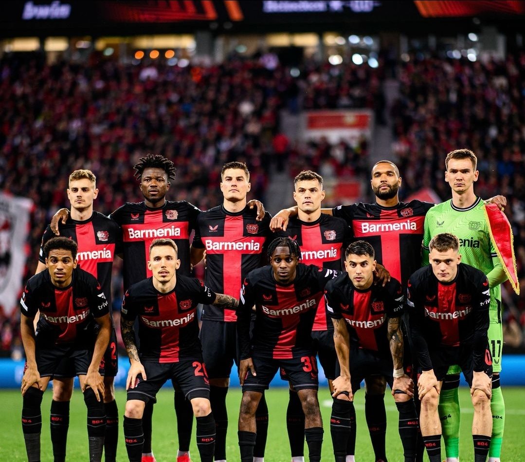 ✅ RESMI : Untuk PERTAMA KALINYA sepanjang sejarah berdirinya klub, Bayer Leverkusen meraih gelar JUARA Bundesliga. 🏆🇩🇪 Dan masih belum terkalahkan, this team.. 🔥🔥🔥