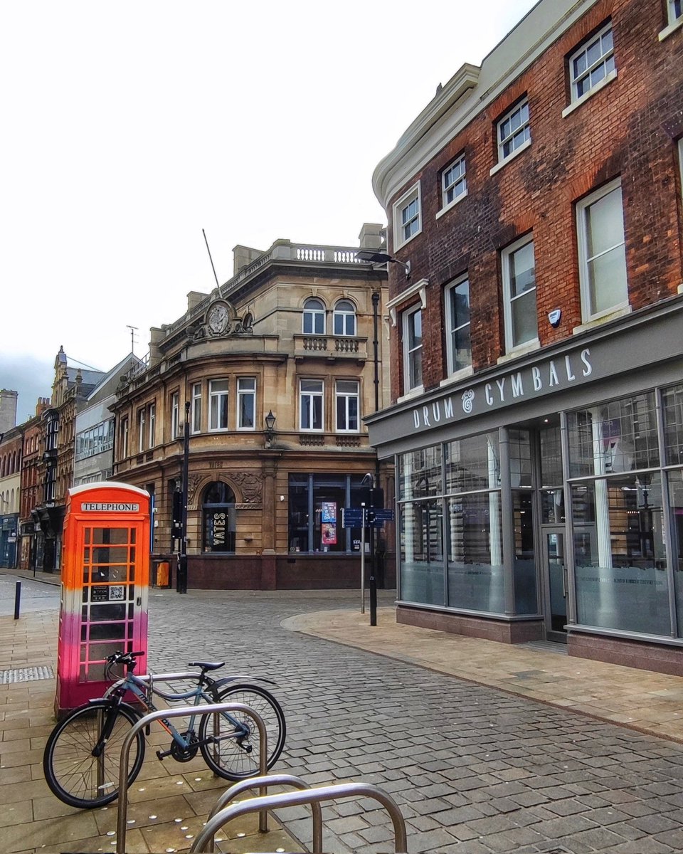 The end of Whitefriargate. With the new Drum & Cymbals Pub on the right. #hull #yorkshire #travel #architecture #pub