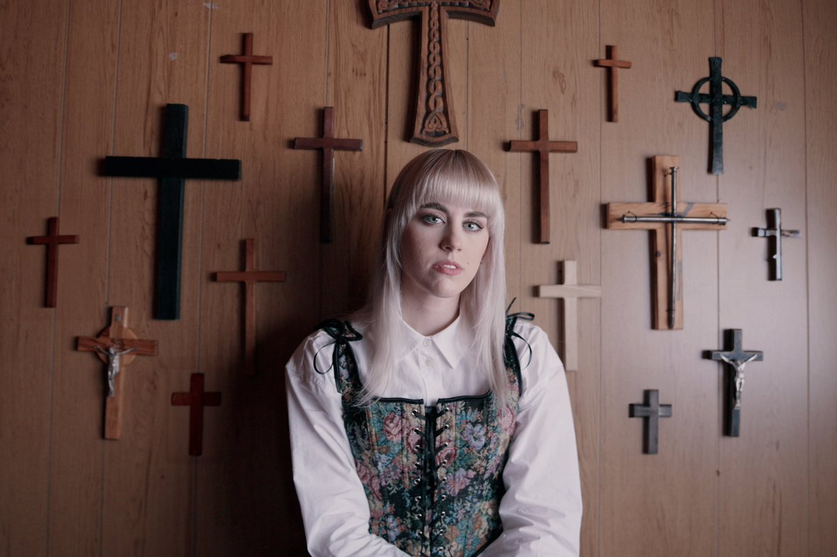 zealyn's tweet photo. New song, ‘Glory to God’ out April 26th.

This is an important one. It’s my first time opening up about being raised as a pastor’s kid and spending my whole life under a microscope. If you have experienced church hurt or religious trauma of any kind, this song is for you. https://t.co/VKX6zbfWcF