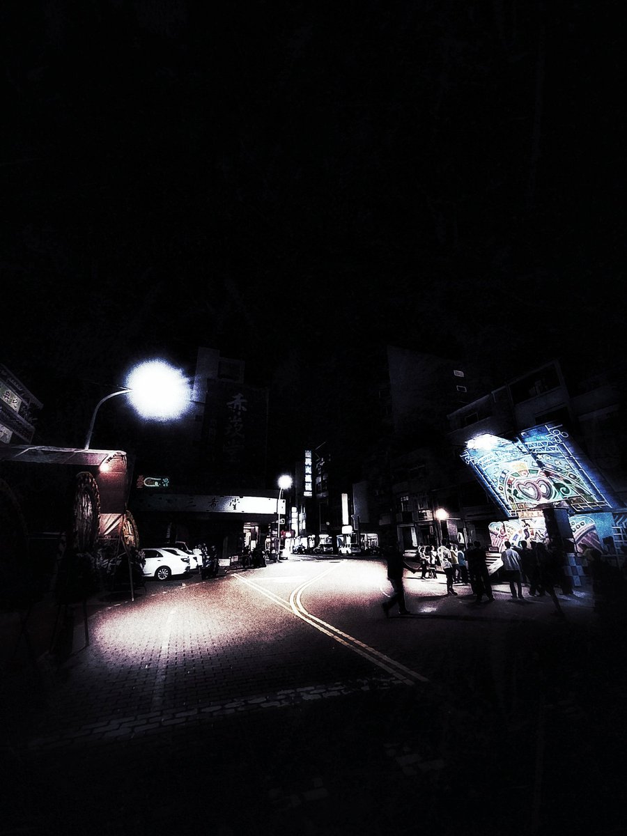 stage on the street 

#台湾 #台南 #Taiwan #nightphotography #streetphotography 
©️skinskin