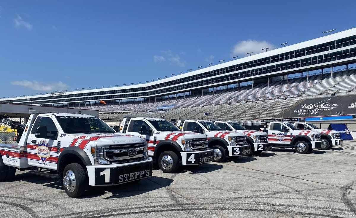 SteppsTowing's tweet photo. It’s race day y’all!🏁 #TeamSTEPPS two STEPPIN’ to y’all from the #LoneStar state of #Texas. Let’s go racing!❤️🤍💙

#Wrecker #Tow #Towing #Transport #AutoParts #TowExperts #Racing #Drivers #RaceTeam #RaceRecovery #RaceResponder #RaceTrack #RaceSafety #RecoveryResponse #Safety https://t.co/XtObYTg9OO