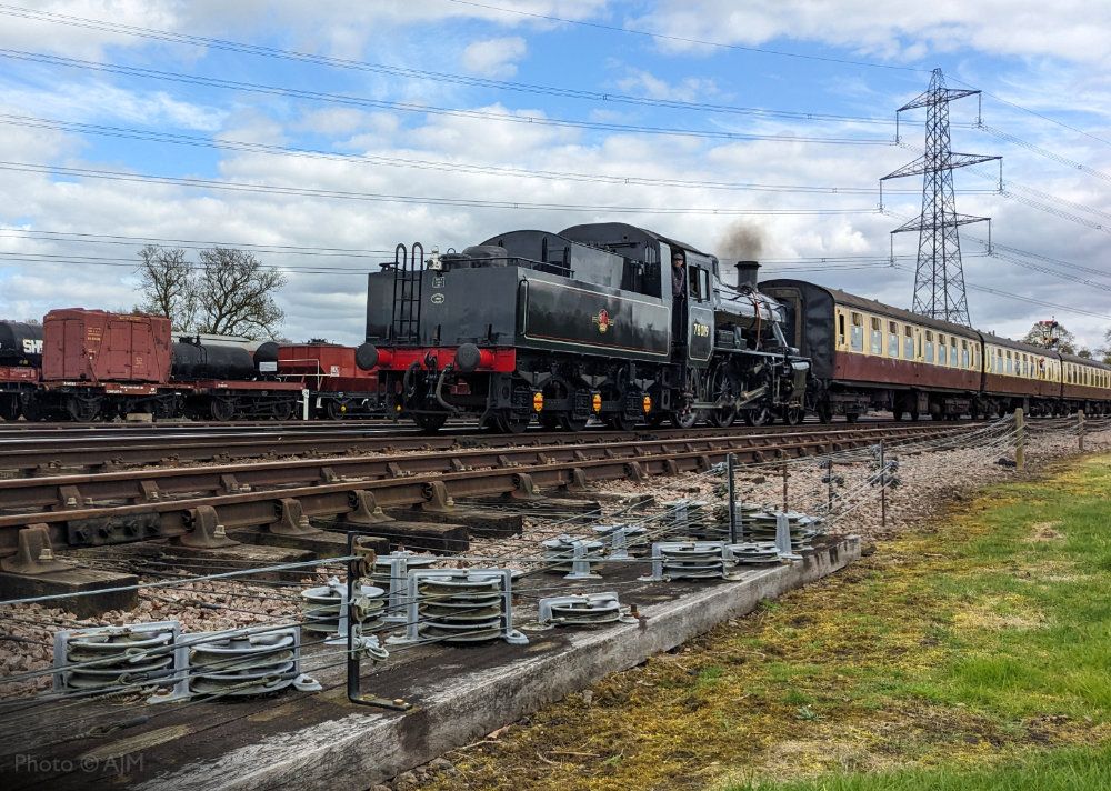 78019 steams past Swithland Sidings earlier this afternoon with a train for Loughborough Central... Thank you to everyone who visited this weekend. We hope that you enjoyed your visit. Passenger trains return next weekend 20th and 21st April 2024. #GreatCentralRailway