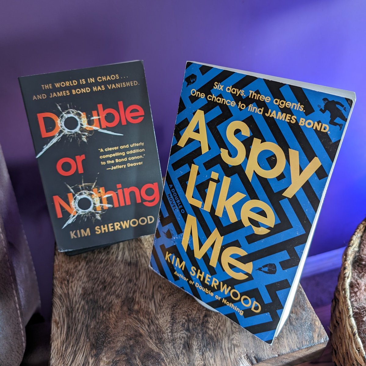 T-minus 9 days and counting (if you live in 🇺🇲) A Spy Like Me is released on 23 April, with the UK 🇬🇧 edition out two days later. Pictured here: the US proof edition (the cover is mirrored on the publicly-available version) with the US paperback of Double or Nothing.