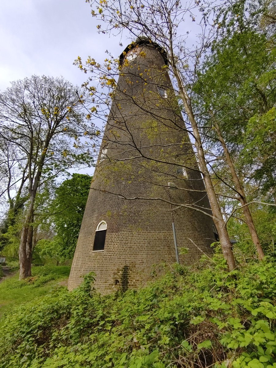 My contribution to today's #LondonLoop walking: Kingston to Crane Park - including one signpost that I did not follow, for obvious reasons and an obligatory shot tower shot