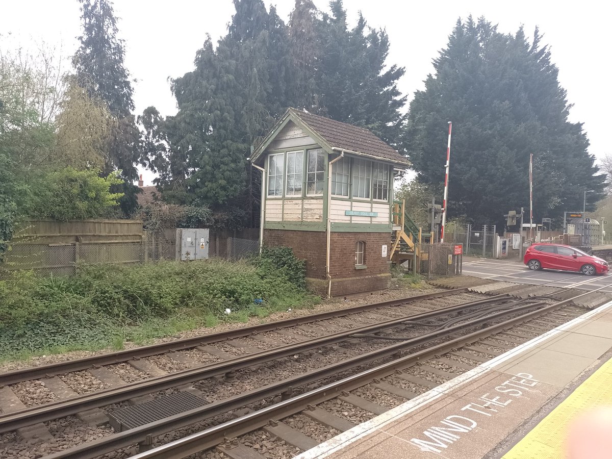HBtrainfan375's tweet photo. Station 75/106:
Sturry ✅

A great station located right in the middle of the Village! A nice staggered platform station with not really much wrong with it. It also has a you guessed it a Signal box! https://t.co/aqOLeeGp0j
