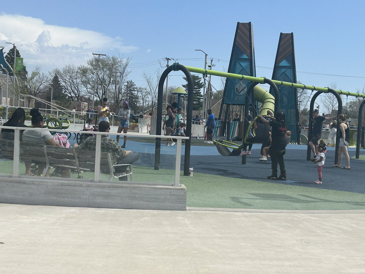 JudeAnne26's tweet photo. Beautiful day for the park!    #perfectspringday https://t.co/LF8JDJROt8