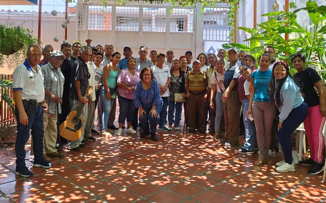 #14Abr Asamblea de Ciudadanos desde la parroquia Unión, promoviendo la unidad y defensa del voto junto a dirigentes de la zona ratificando el compromiso con 🇻🇪 este #28Jul en elecciones presidenciales.