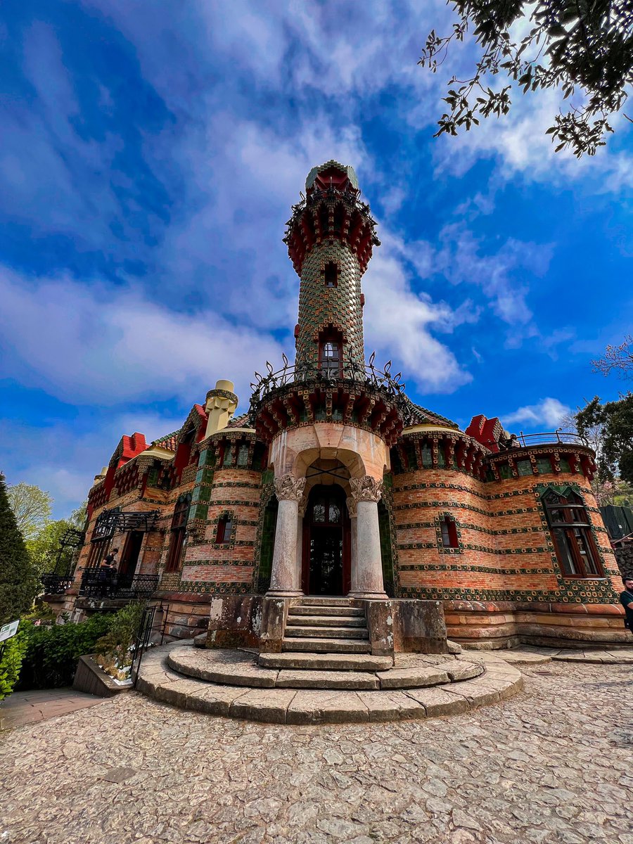 If you’re ever near Santander then take a short drive to Comillas and visit the staggeringly beautiful El Capricho de Gaudí. It’s also easily reached from @candmclub El Molino de Cabuérniga campsite caravanclub.co.uk/overseas/spain… @Media_CAMC