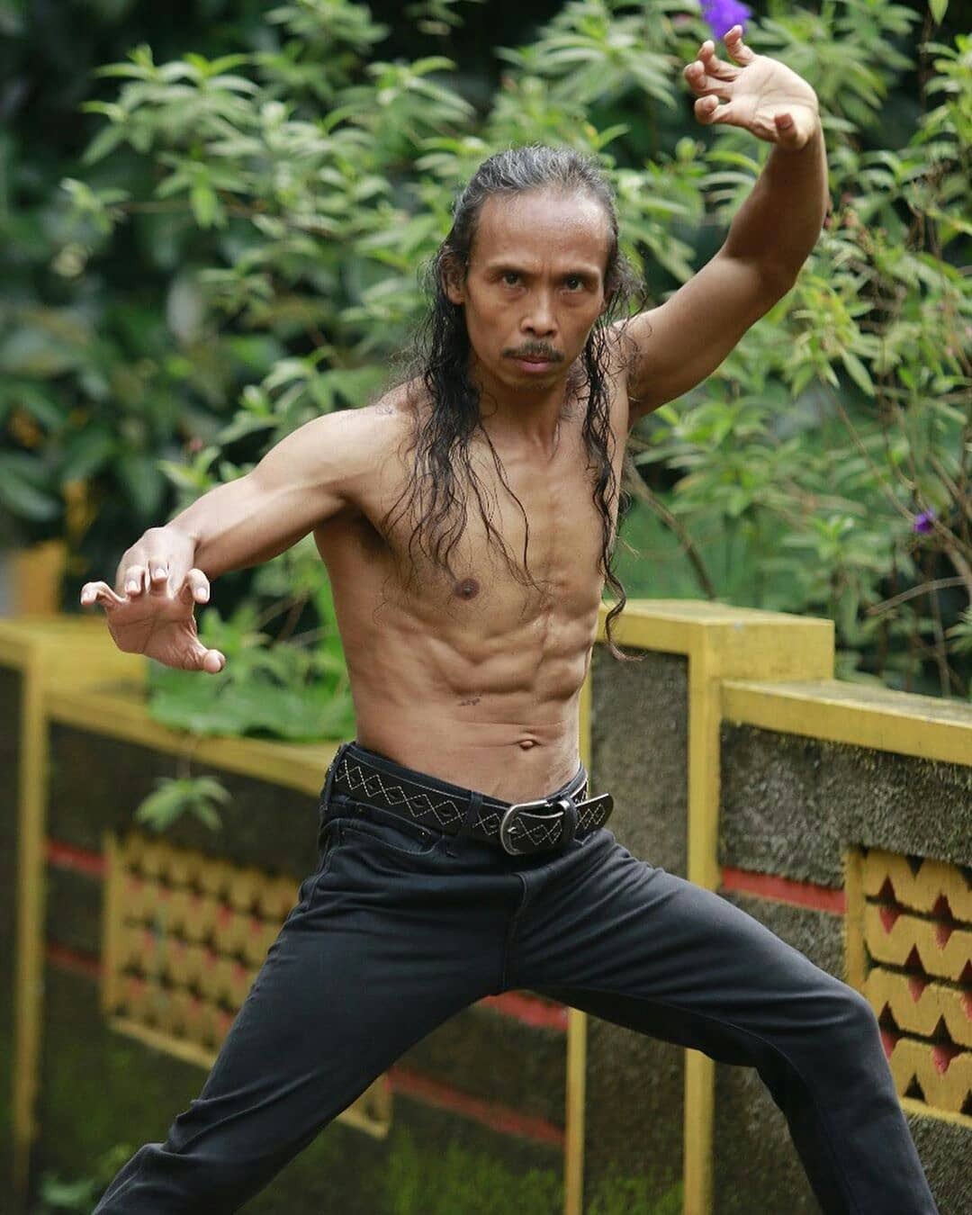 1 pic. Whenever this guy is in a movie, someone is about to get fucked ALL the way up https://t.co/cgAfQD7KRo