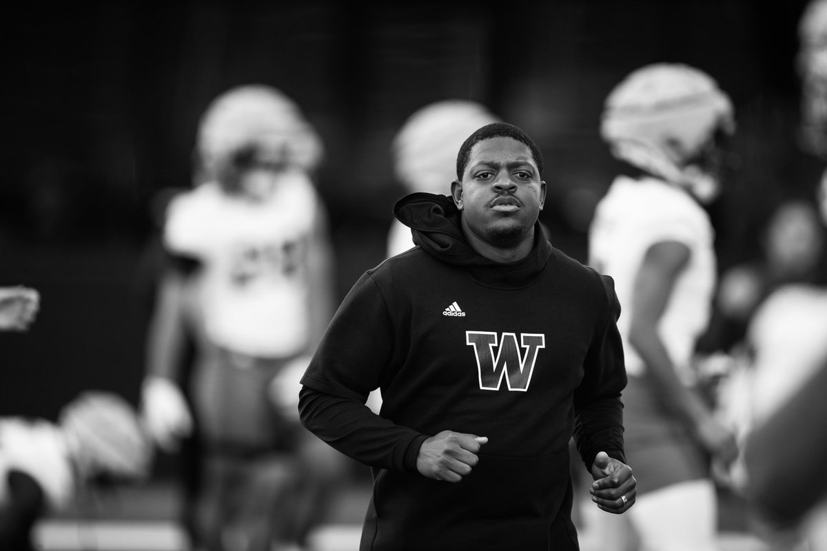 UW_Football tweet picture