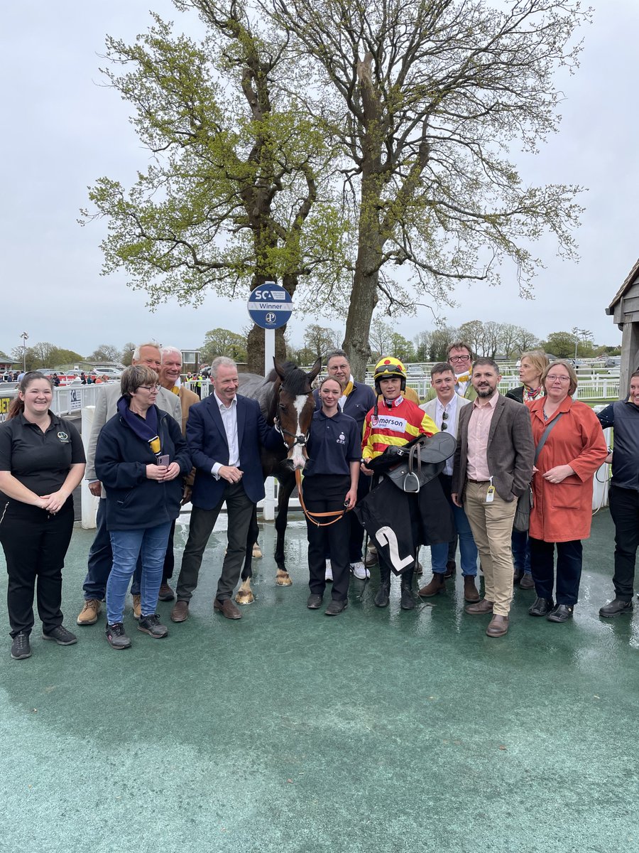 Paddy De Pole wins readily @plumptonraces under a lovely ride from @gingell_freddie. Well done to his owners Mick Fitzgerald Racing Syndicate and to Emily who rides him everyday and led him up. #122