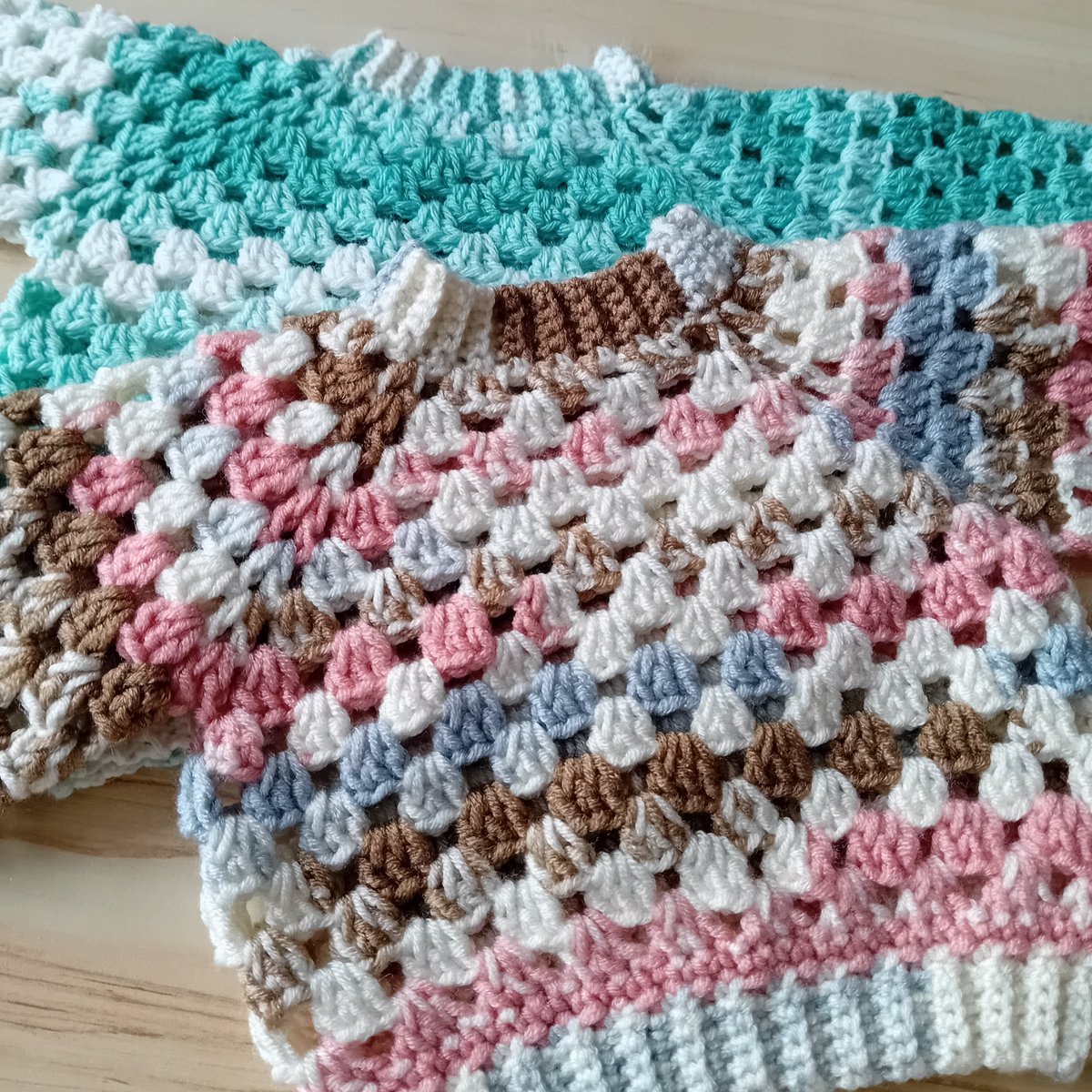 CathCrochets's tweet photo. I made these granny stitch baby jumpers! ✨ https://t.co/7Yvwi3lQTs