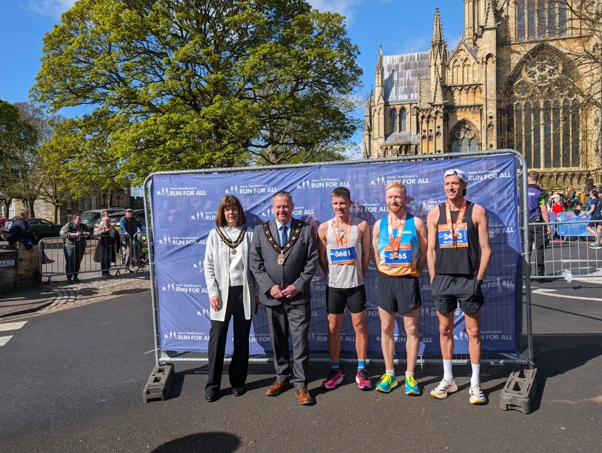 Had a fantastic day at the Lincoln 10K. Perfect weather and a massive turnout. Here are the winners 🥇🥈🥉 #Lincoln10K