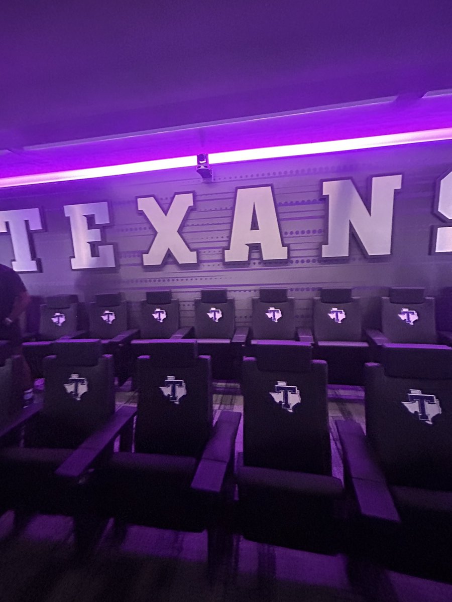rj_fannin's tweet photo. Had a great visit @TarletonXCTrack thanks @CallMeCoach_J for the invite!! https://t.co/ULNYJyKCOA