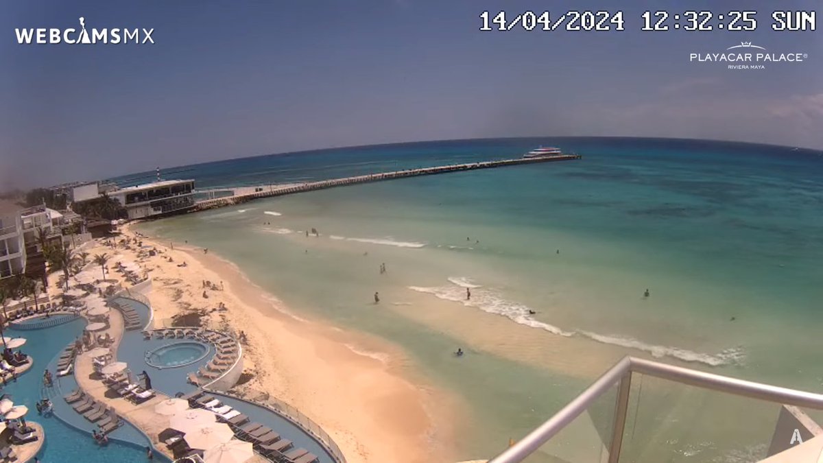 ¡Se antoja estar ahí!
#PlayaDelCarmen, #QuintanaRoo, en este momento.
Vista desde @PlayacarPalace.
webcamsdemexico.com/webcam/playa-d…
