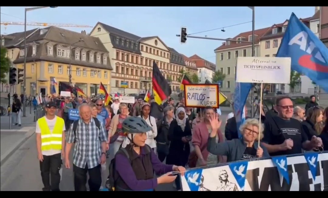 @AxelTurck @Markus_Krall @ober_freak Ja,daß mache ich seit dem Corona Terror!Seit dem Kämpfe ich für Demokratie,Grundrechte, Meinungsfreiheit&Freiheit!Und wie reagiert ein Großteil der Mitbürger darauf?Mit Beschimpfungen und Gesten der übelsten Art und Drohungen mich zu finden und mir'in die Fresse zu schlagen'!