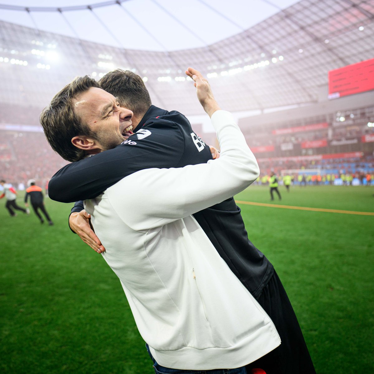 bayer04fussball's tweet photo. JAAAAA!

#ForOurDream 
#Winnerkusen 
#DeutscherMeisterSVB 
#SimonRolfes #Rolfes https://t.co/5YPND8Yfp4