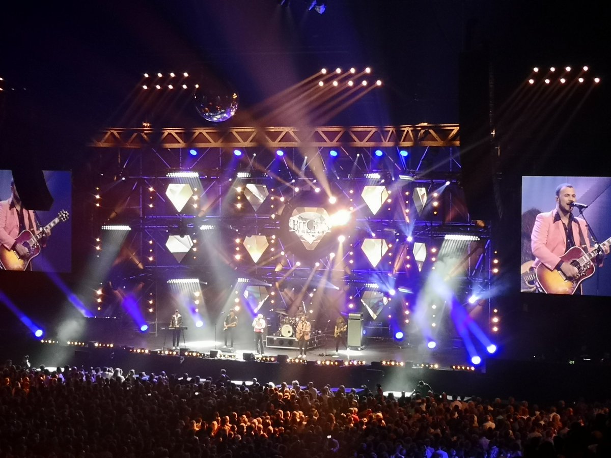Evelien65's tweet image. Wat een feest #BeeGeesforever #Ziggodome