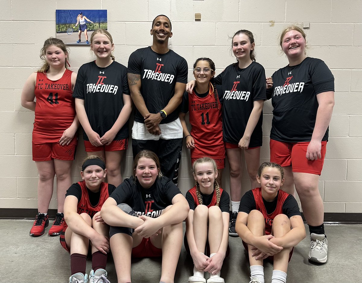 set4life2007's tweet photo. Fun second weekend of AAU basketball. 3rd place finish. Way to go! 🏀🙌🏼 @TCTakeoverAAU 
@JTMoney2203 https://t.co/IkMYhu4isc