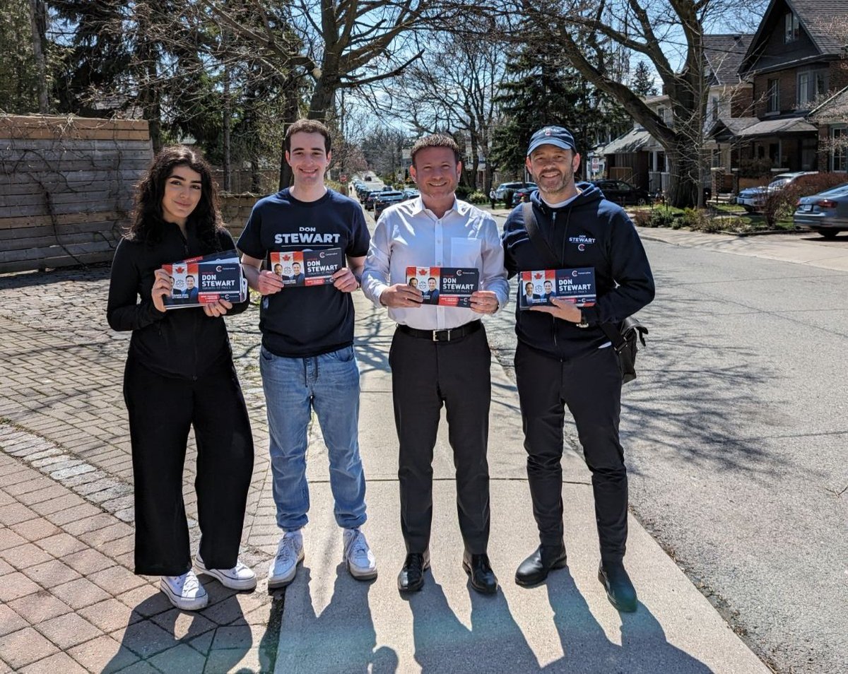 Knocked doors in St. Paul's this Sunday, with @CPC_HQ's excellent candidate @donstewartTO. In the heart of mid-town Toronto, folks can't wait to fire @JustinTrudeau!