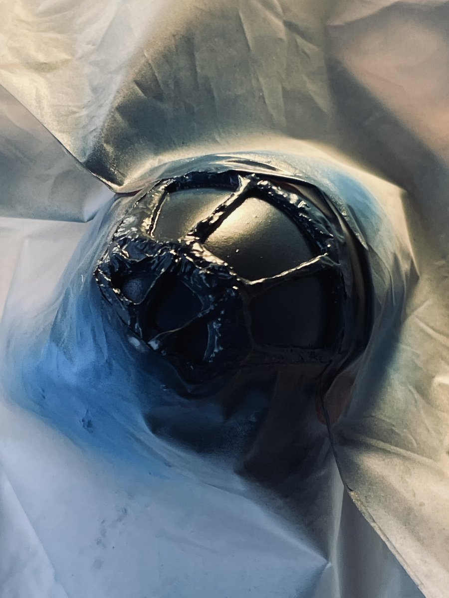 MekaRamen's tweet image. Prime&amp;gt;gloss&amp;gt;gloss&amp;gt;gloss&amp;gt;paint&amp;gt;gloss&amp;gt;gloss. Cockpit glass is done. Bad idea to mask with blutac, almost impossible to clean up. Dry brush WIP.
#battletech #timberwolf #madcat #armorcast #paintjob